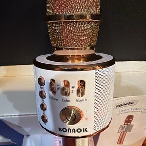 BONAOK Wireless Bluetooth Karaoke Microphone – Rose Gold in original box no cord